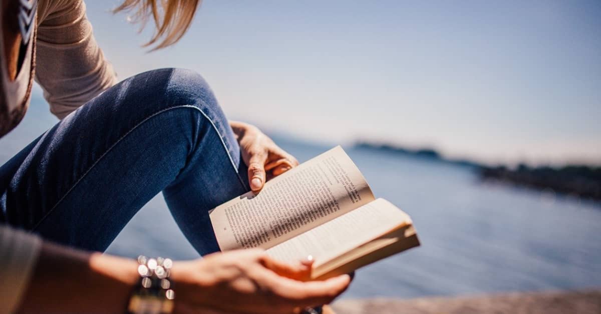 Read more about the article Importance And Benefits of Reading Books Regularly 2019